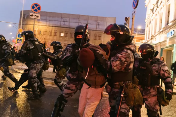 Задержание протестующего рядом с Трубной площадью, Москва, 23 января 2021 года / Фото: Наталия Буданцева для ОВД-Инфо
