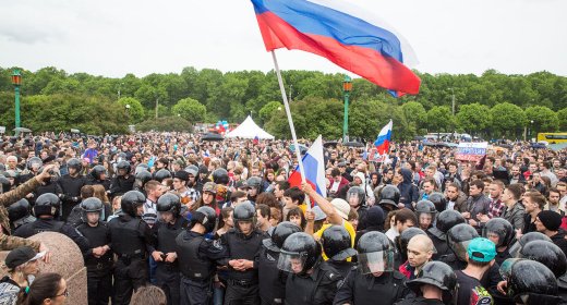 «Он нам не царь»: акции сторонников Навального 5 мая
