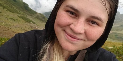 Чат, чат, кладбище, овраг: жительница села работала на кладбище из-за чата в Вайбере