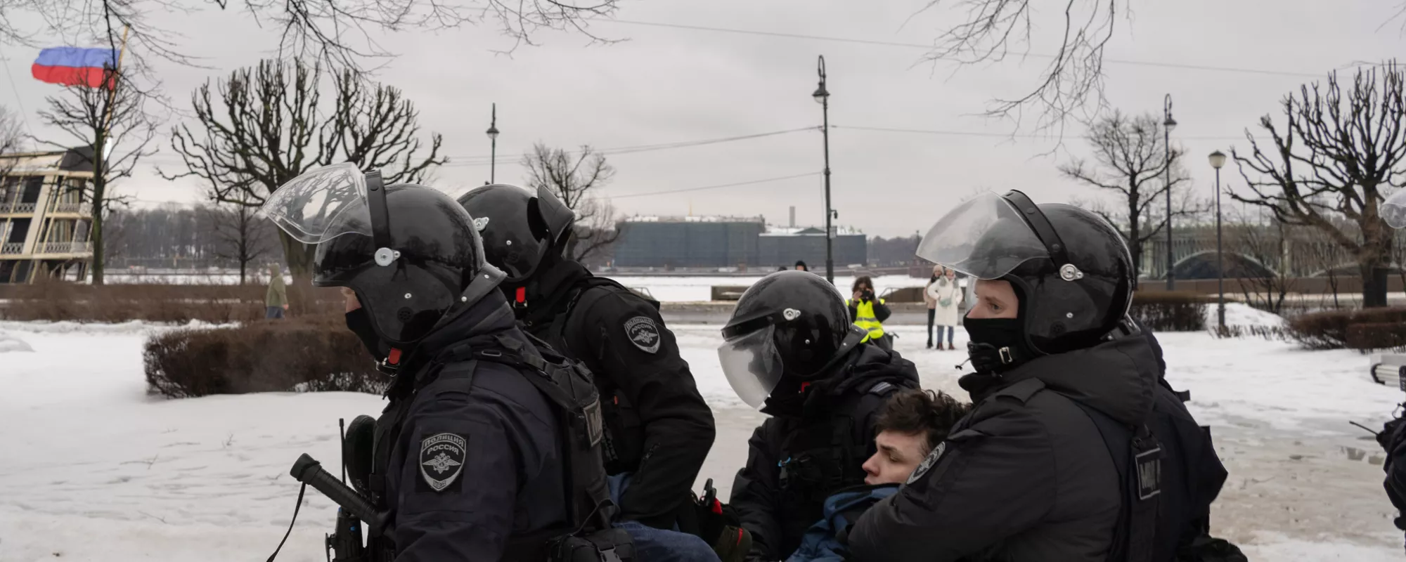 Задержания на акциях скорби по Алексею Навальному 16–17 февраля — итоги