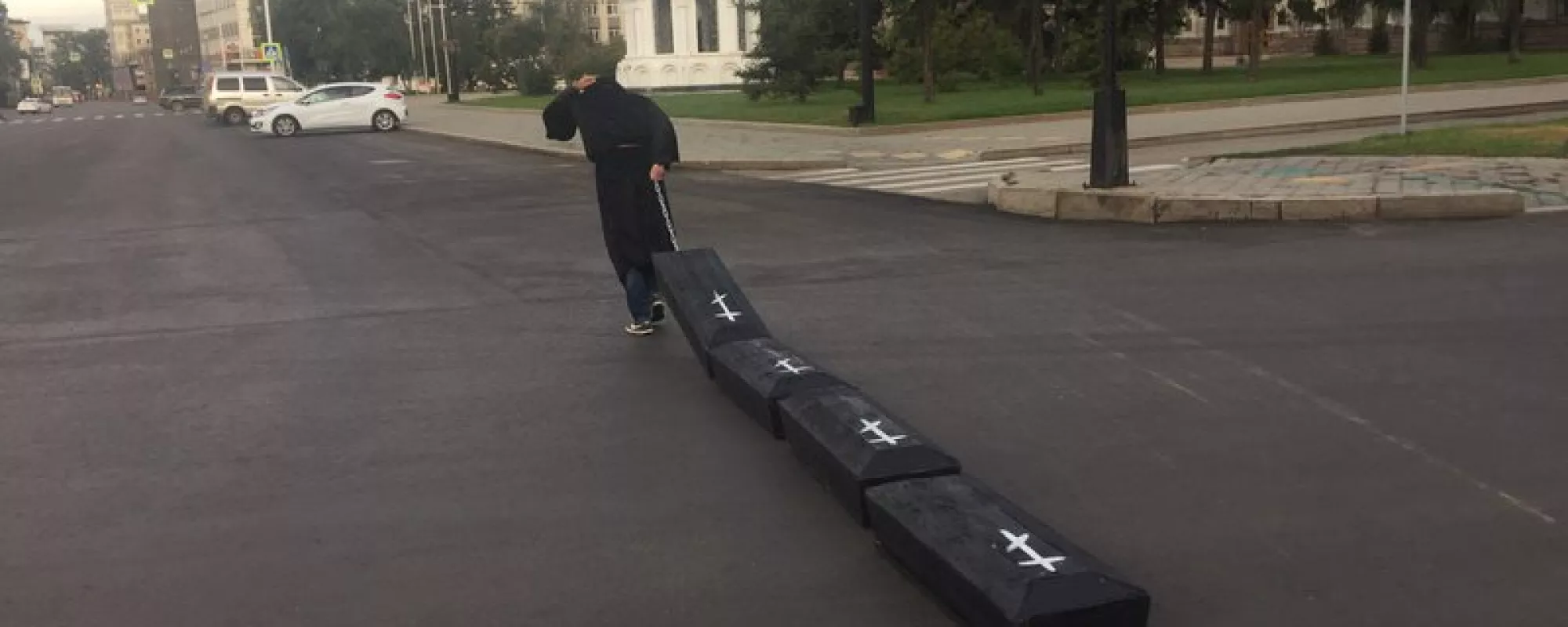 В Иркутске задержали двух человек за акцию памяти о погибших в интернате детях