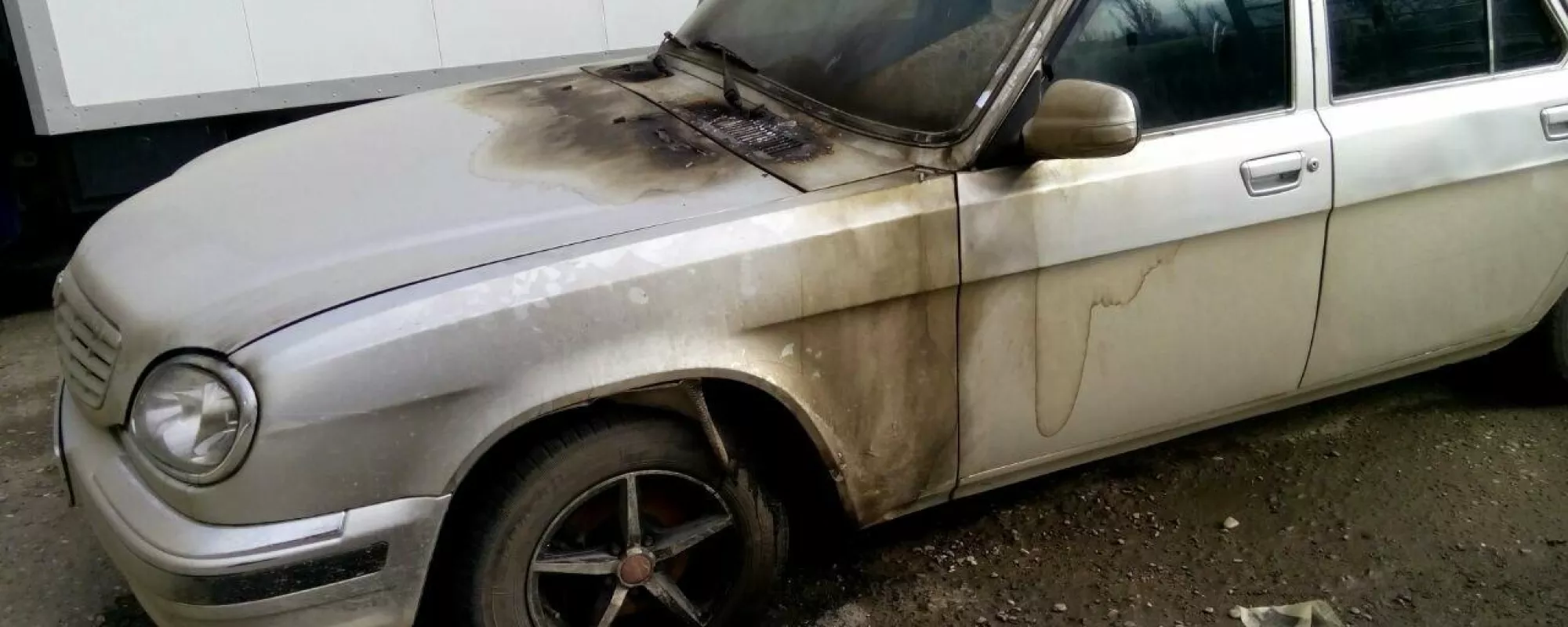 В Махачкале подожли автомобиль адвоката ПЦ «Мемориал», на котором он ездил в Чечню