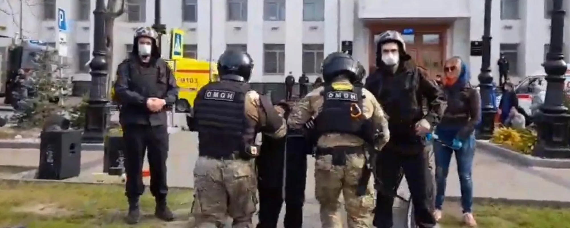 В Хабаровске ОМОН разогнал митингующих в поддержку экс-губернатора Фургала
