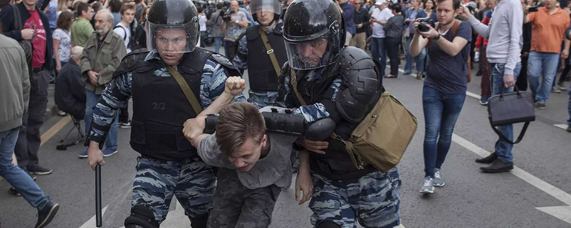 Картофельный росток и большой дядя: начался суд над подростком за события 12 июня