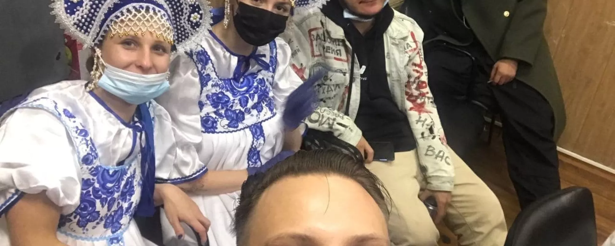 В Москве задержали участниц Pussy Riot, фигуранта «московского дела» и художника