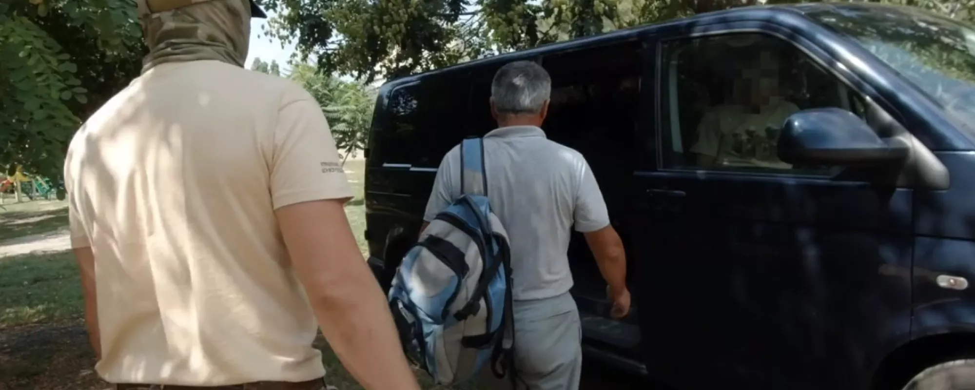 В Крыму у Свидетелей Иеговы прошли обыски. Одного отправили под домашний арест, двоих - в СИЗО