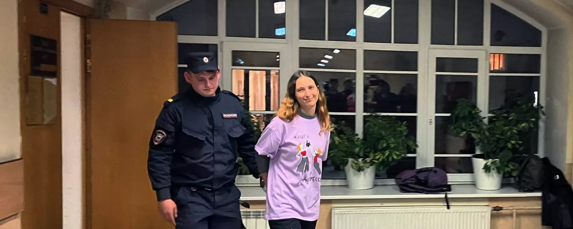 Художнице Саше Скочиленко снова продлили арест по уголовному делу о «фейках» про армию РФ