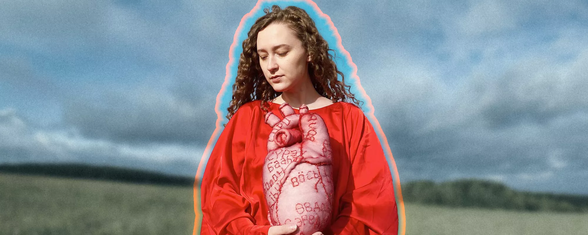 «Мы здесь еще живем». Уральская художница Алиса Горшенина — о травле, поддержке и о том, почему выбирает не уезжать