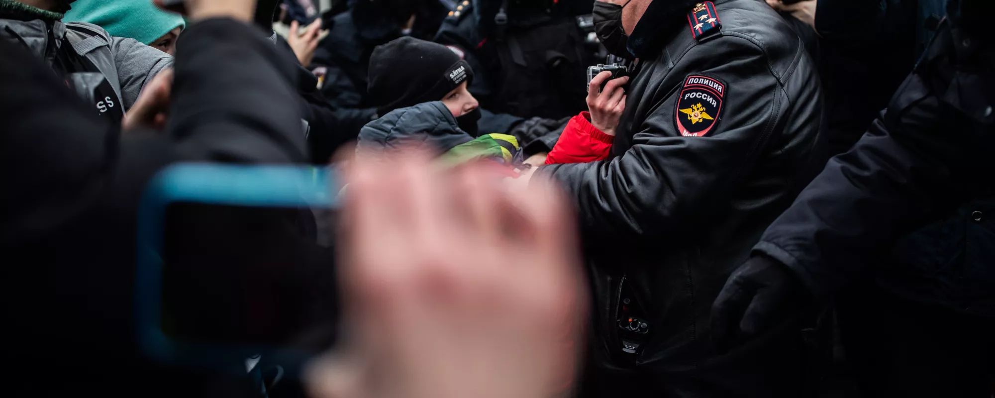 Поминутный контроль. Как власти противостояли участию школьников в акциях за Навального