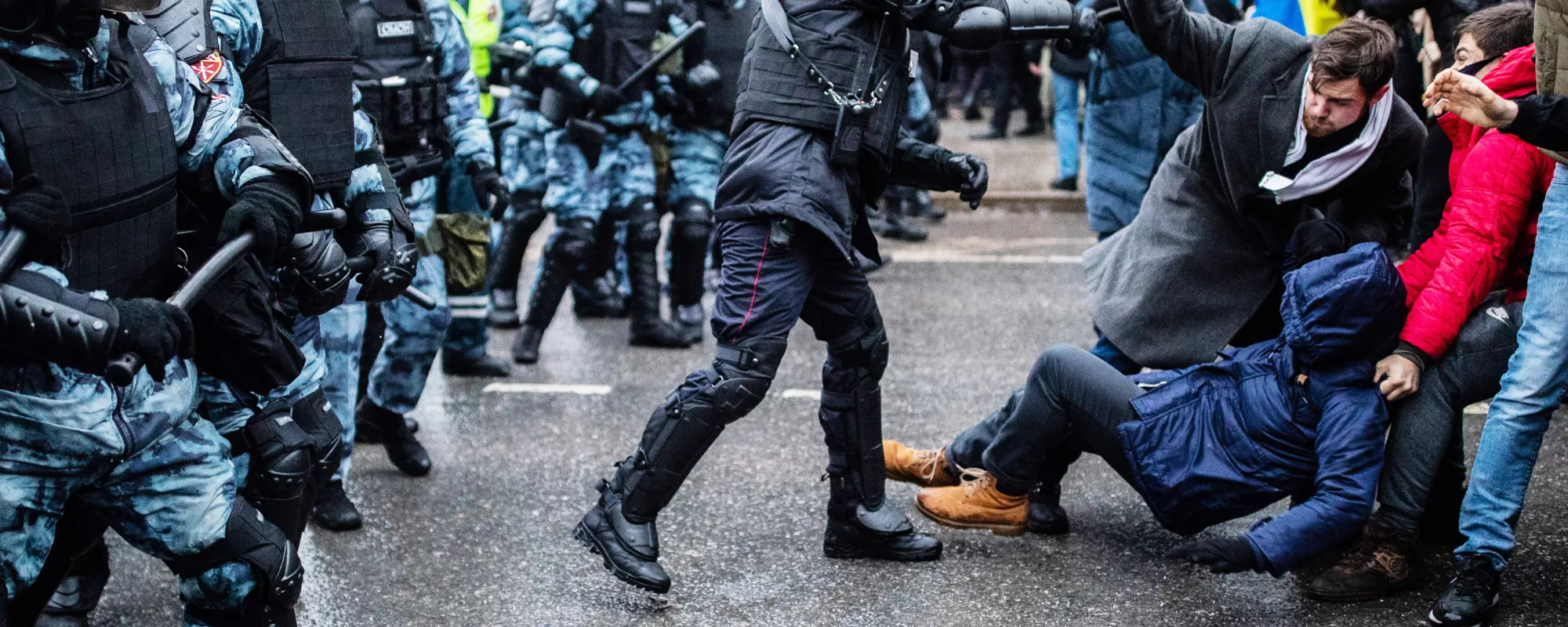 Помощь «дворцовым узникам». 17 адвокатов от ОВД-Инфо защищают участников зимних протестов