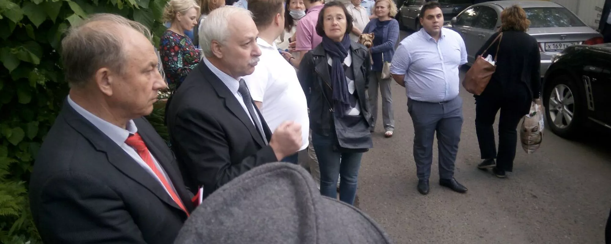В Москве трех человек задержали на встрече с депутатом Госдумы