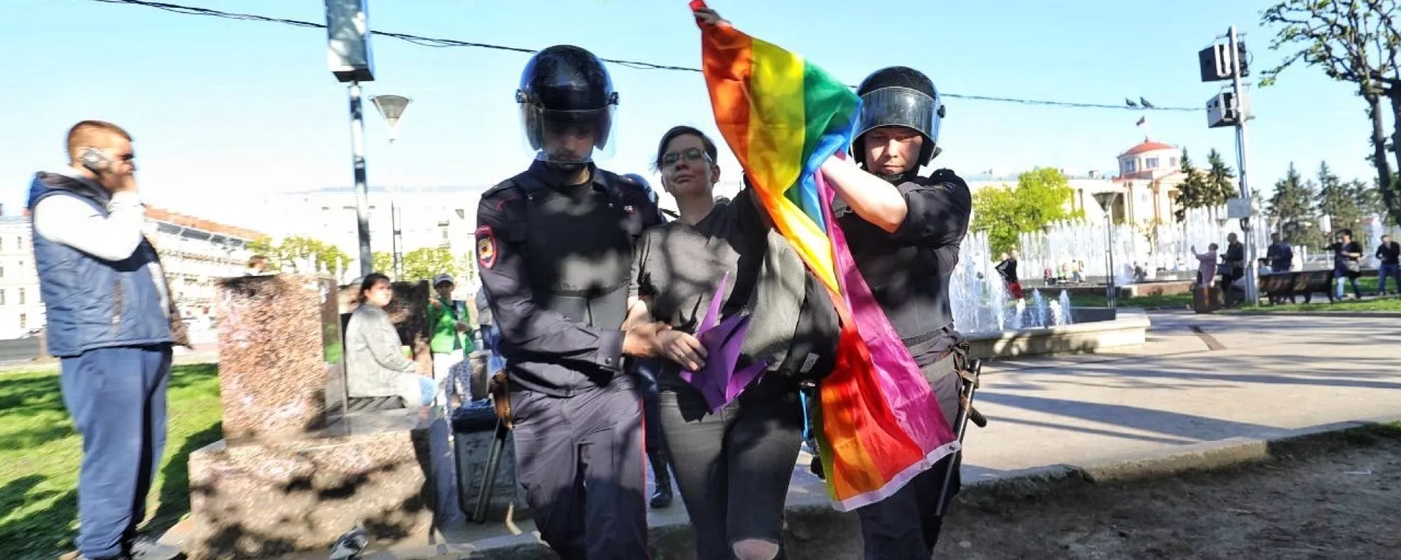 В Петербурге во время радужного флешмоба задержали ЛГБТ-активистов