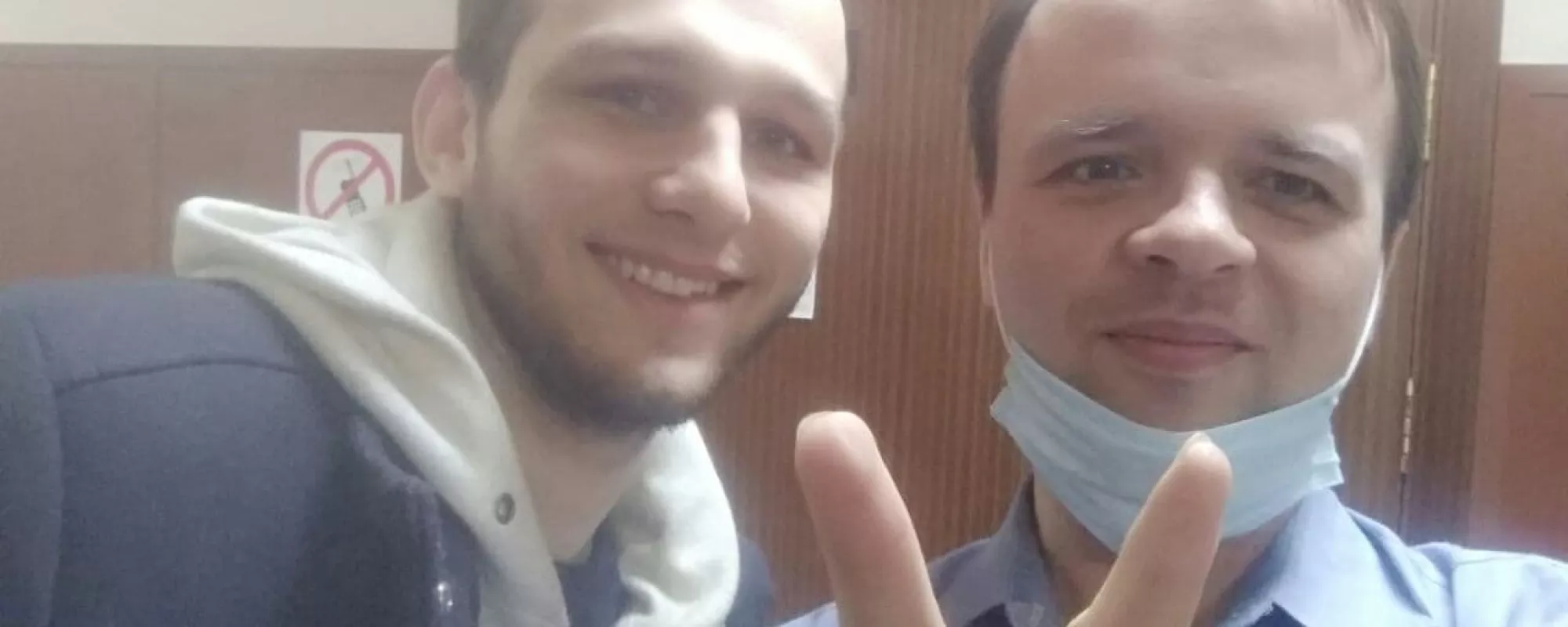 Суд прекратил дело пикетчика, вышедшего на Красную площадь с плакатом «Путин ты обо*рался»