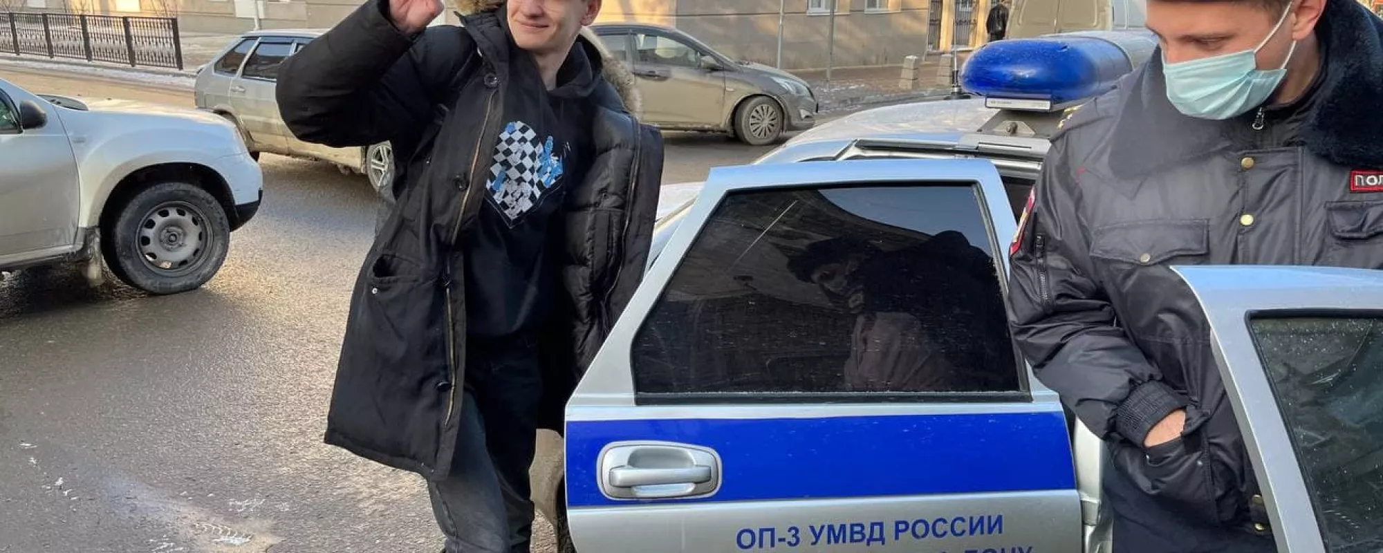Жителя Ростова-на-Дону арестовали на 10 суток из-за символики ФБК и «Умного голосования»