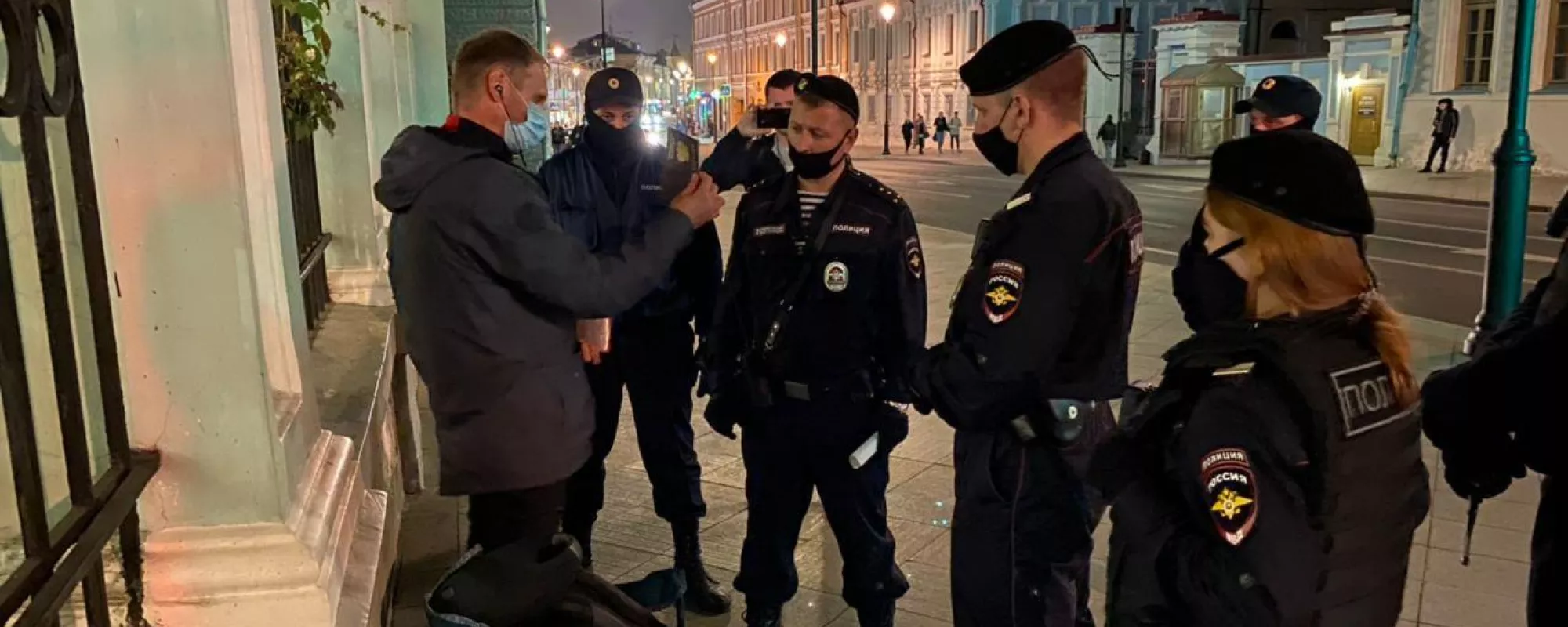 В Москве у посольства Беларуси задержали участника акции солидарности