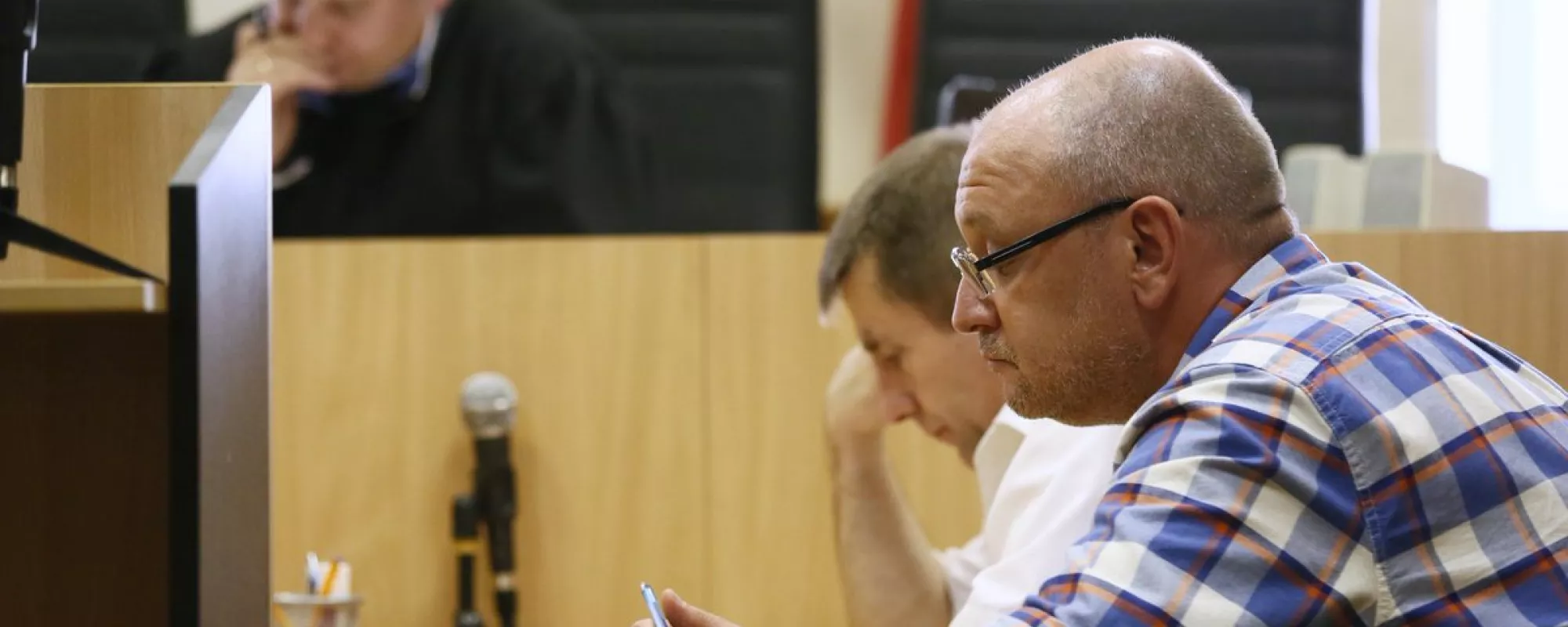 Суд оштрафовал и арестовал депутата Резника за участие в антикоррупционном митинге