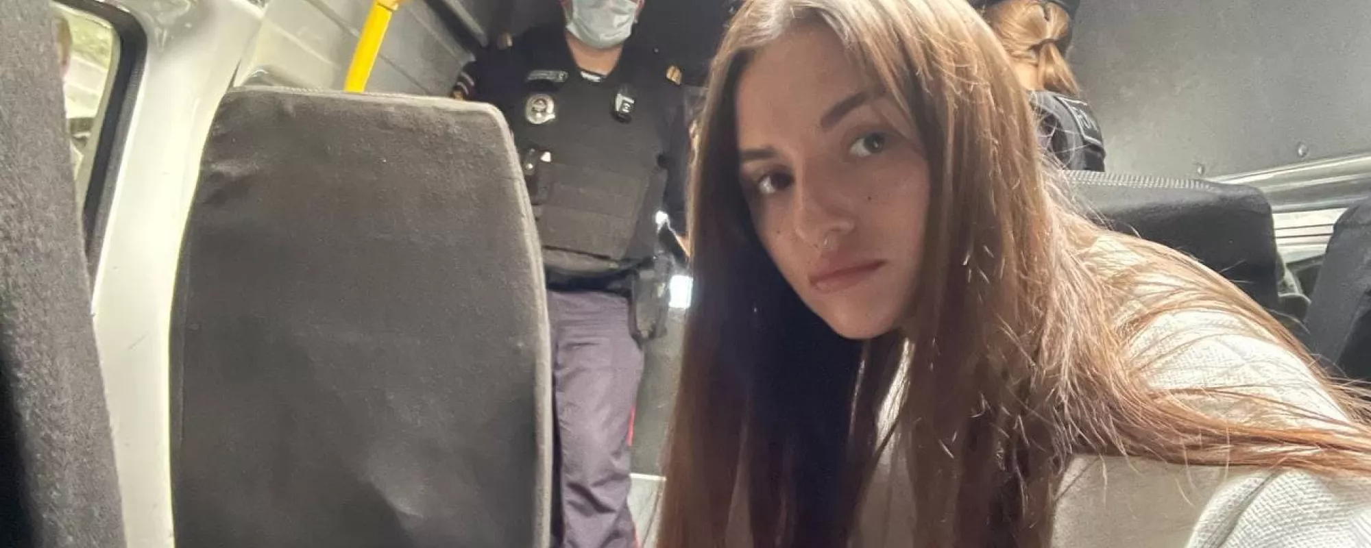 Полицейские задержали участницу Pussy Riot Риту Флорес