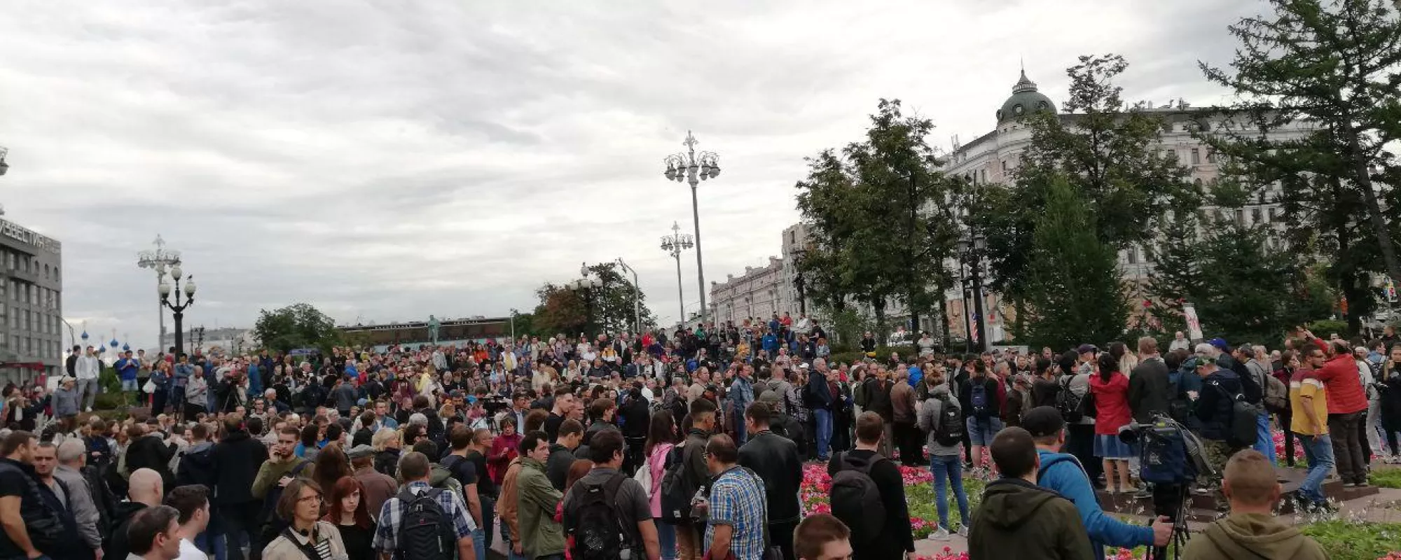 Встреча независимых кандидатов в Мосгордуму с избирателями в центре Москвы. Онлайн