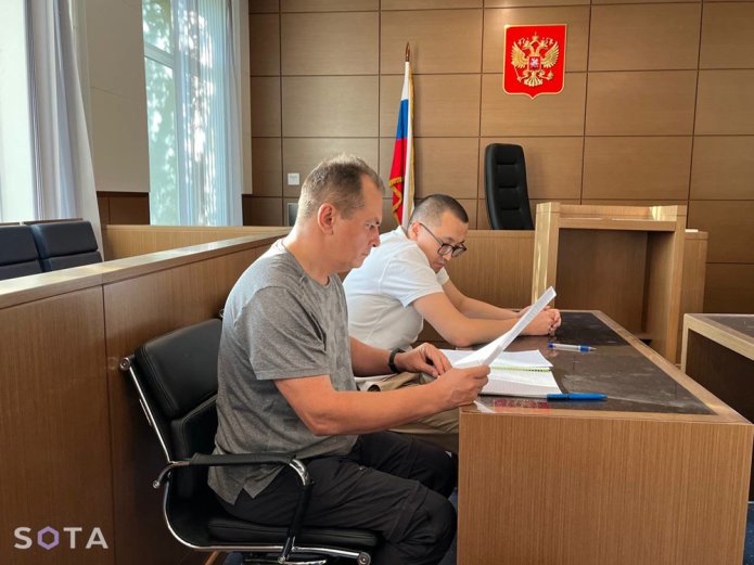 Vladimir Egorov, the Golos movement’s coordinator, in the Dorogomilovsky District Court of Moscow. He was arrested for 15 days for disobeying the demands of police officers during a search, August 17, 2023 / Photo: SOTA