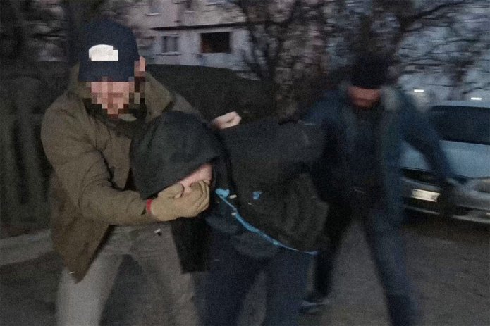 Apprehension of Dmitry Papenko / Screenshot from a video published by the FSB
