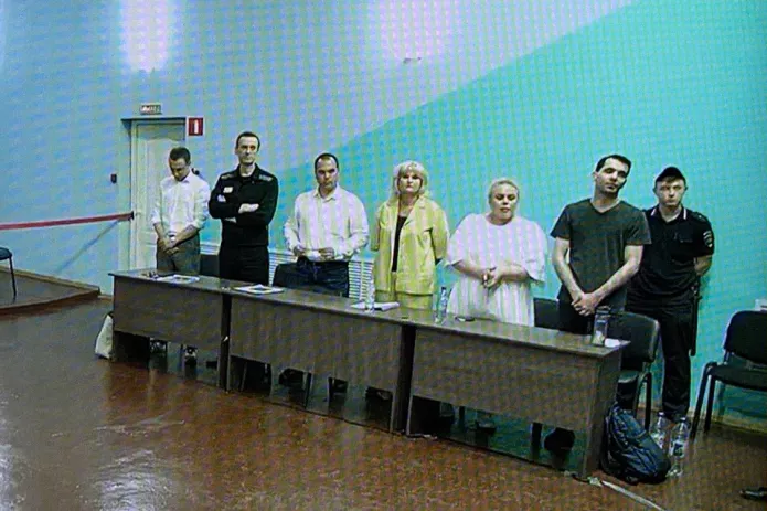 <em>Оглашение приговора Навальному и бывшему техническому директору канала «Навальный-Live» Даниэлю Холодному на выездном заседании суда в ИК-6 во Владимирской области / Фото: Александра Астахова для Медиазоны