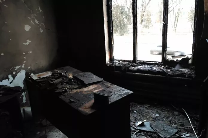 17 января 2018 года неизвестные люди подожгли ингушский офис «Мемориала» / Фото: Правозащитный Центр «Мемориал»