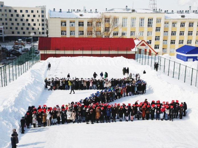 Flashmob of Bashgosuniversity «Spring in BashGU». March 2022 / Photo: BashGU