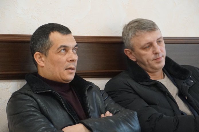 The lawyers Emil Kurbedinov and Alexei Ladin awaiting the verdict for the defendants in the case of the Second Simferopol group at the Southern District Military Court in Rostov-on-Don, 11 January 2023. Photo: Crimean Solidarity