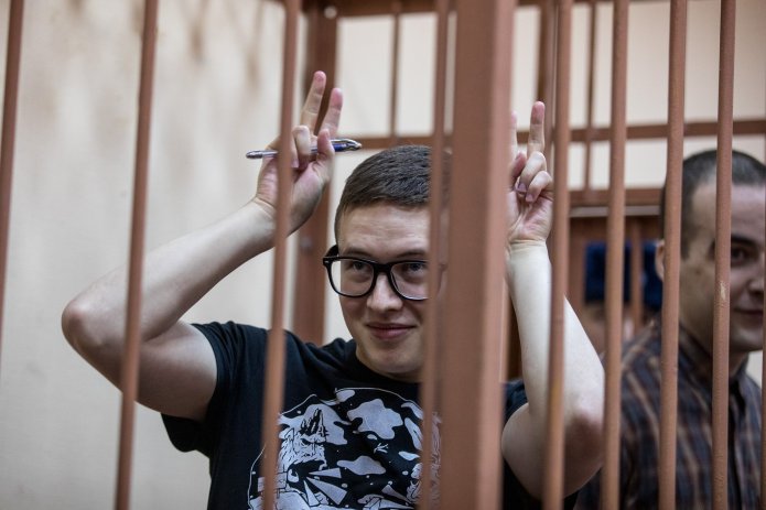 Виктор Филинков и Юлий Бояршинов в зале суда. Фото: Давид Френкель / Медиазона