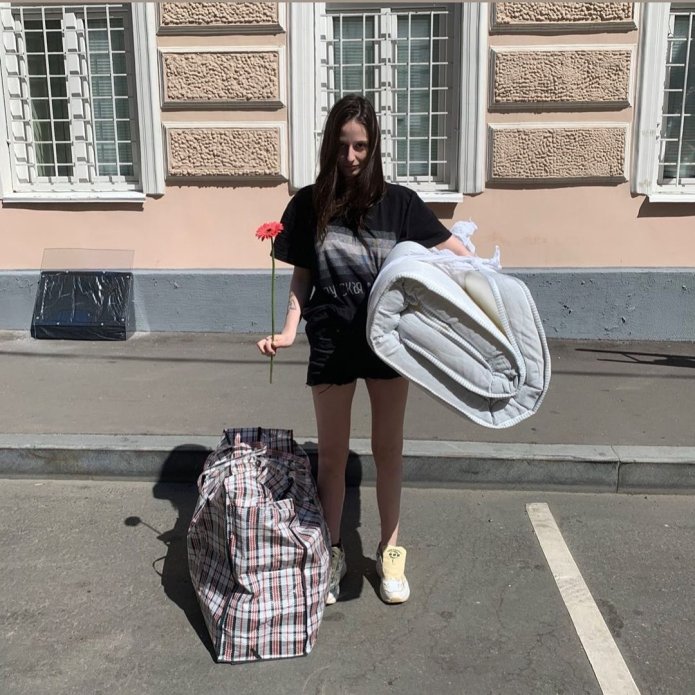 Люся Штейн после выхода с 15 суток ареста, 8 июля 2021 год / Фото из инстаграма Штейн
