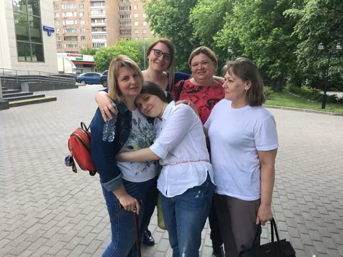 Анна Павликова с мамой Юлией, Мария Дубовик с мамой Натальей и Галина Полетаева / Фото: Наталья Севостьянова