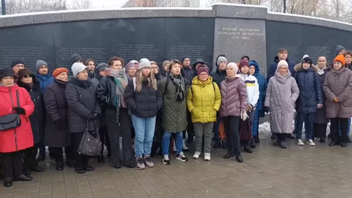 6 ноября жители московских районов Перово и Новогиреево записали <a href="https://t.me/evstupin/4937">видеообращение</a> против застройки парка на Зеленом проспекте / Скриншот: телеграм-канал «Депутат Ступин»