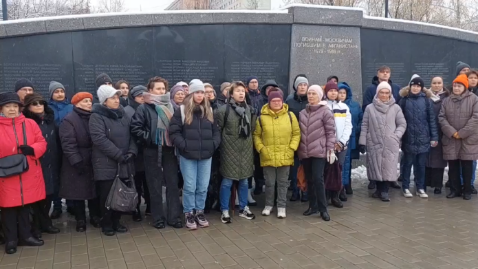 6 ноября жители московских районов Перово и Новогиреево записали <a href="https://t.me/evstupin/4937">видеообращение</a> против застройки парка на Зеленом проспекте / Скриншот: телеграм-канал «Депутат Ступин»