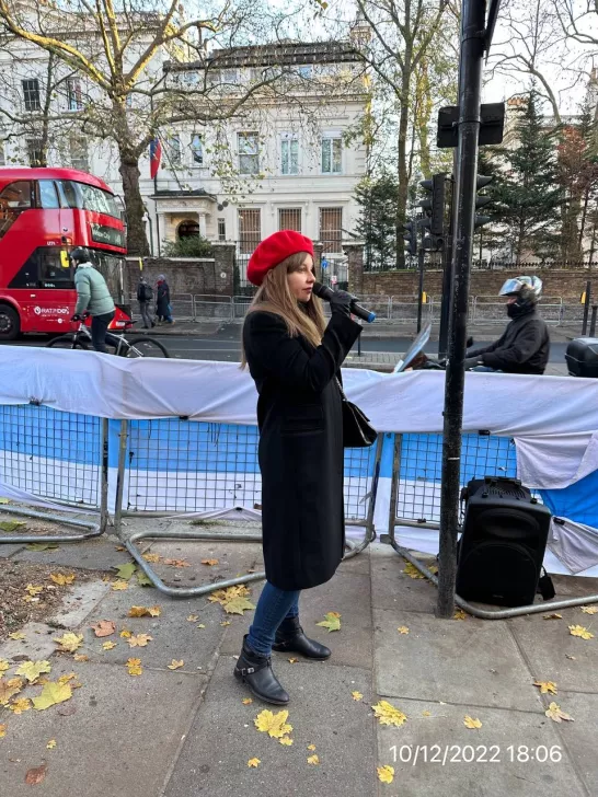 Мария Малышева выступает на митинге у Посольства России в Лондоне, 10 декабря 2022 года / Фото предоставлено Марией Малышевой
