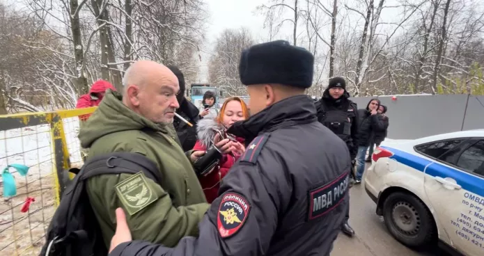 Задержание Сергея Утришского на месте сноса дома в Битцевском лесу 6 ноября 2024 г. / Фото предоставлено Сергеем Утришским