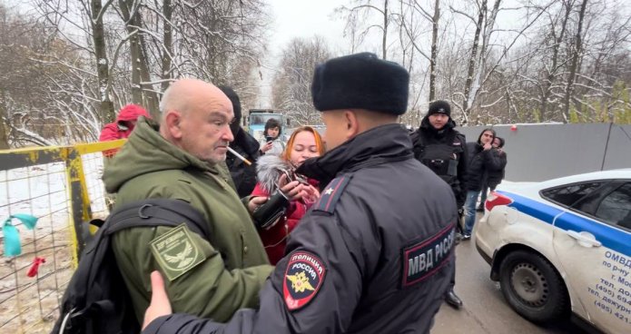 Задержание Сергея Утришского на месте сноса дома в Битцевском лесу 6 ноября 2024 г. / Фото предоставлено Сергеем Утришским