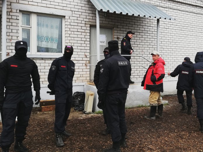 ОМОН на станции Шиес / Фото: Юлия Шалгалиева, «Северо-Запад. МБХ медиа»