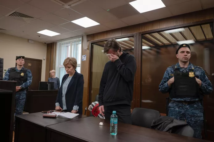 Григорий Мумриков с адвокатом Светланой Сидоркиной в суде во время оглашения приговора / Фото предоставлено друзьями Григория