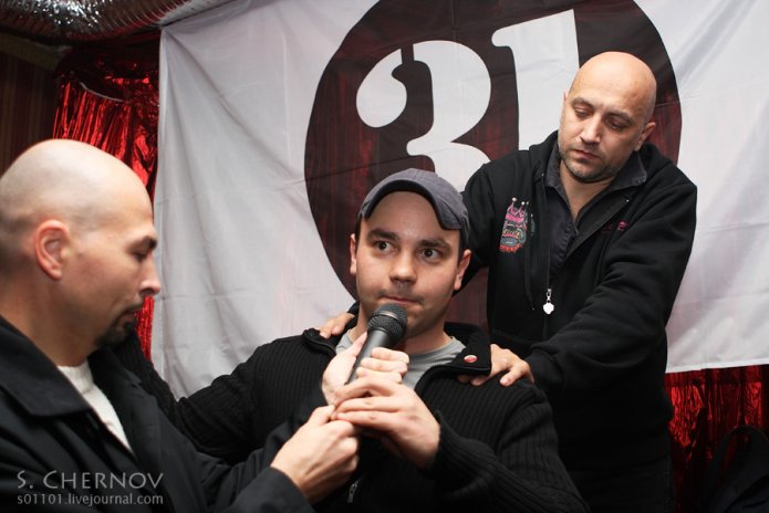 Andrei Pivovarov and Zakhar Prilepin on the meeting of the organising committee of "Stratagy 31" in the bar Quarenghi. October 2010, Saint-Petersburg / Photo: Сергей Чернов