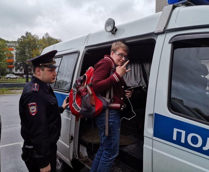 Задержание Ольги Шалиной, руководительницы московского отделения партии «Другая Россия» / Фото со страницы «Другой России» во «Вконтакте»