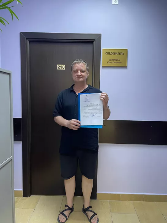 <em>Александр Нестеренко после допроса, 3 сентября 2024 г. / Фото: телеграм-сториз Оскара Черджиева</em>