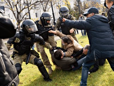 Зачистка на Амуре. Власти усиливают давление на протестующих в Хабаровске