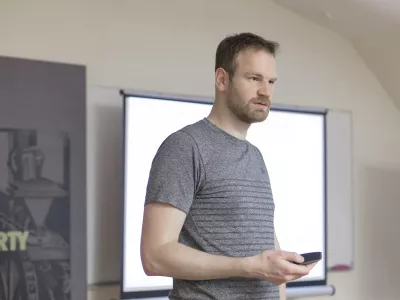  Социолог Григорий Юдин о том, почему люди выходят на улицы под угрозой уголовного дела 