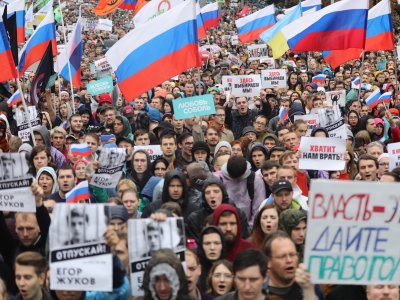 Как МВД занижает явку на митинги — в одном графике