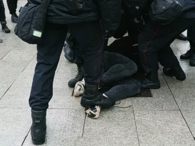  Во время зимних протестов 2021 года полицейские избивали журналистов. Эти случаи до сих пор не расследованы 