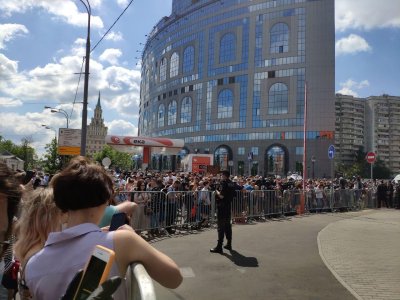 Приговор по делу «Седьмой студии». Задержания возле суда. Онлайн