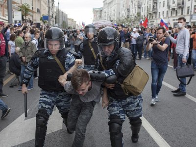 Картофельный росток и большой дядя: начался суд над подростком за события 12 июня