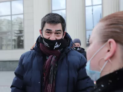  «Российская власть притворяется, что политзаключенных нет». Интервью с членом Совета правозащитного центра «Мемориал» 
