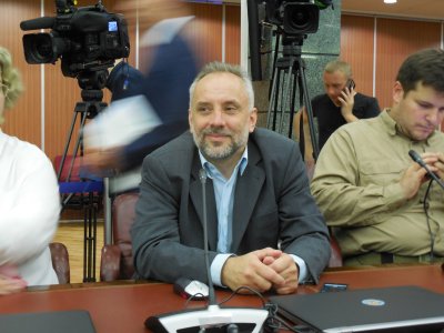 Суд за премии: оппозиционного депутата Мосгордумы обвиняют в мошенничестве