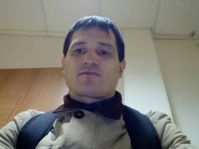  «Путина на свалку истории»: задержание и пять визитов оперативников за одиночный пикет 